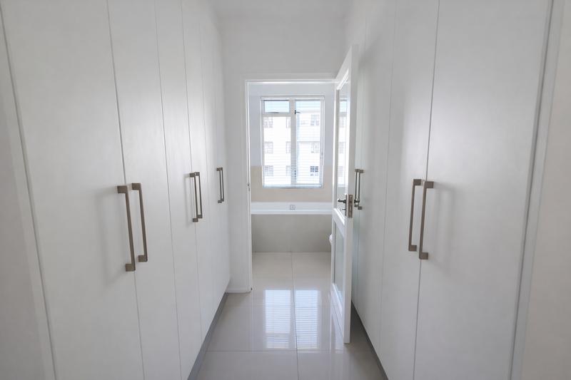 2 Bedroom Property for Sale in Sea Point Western Cape